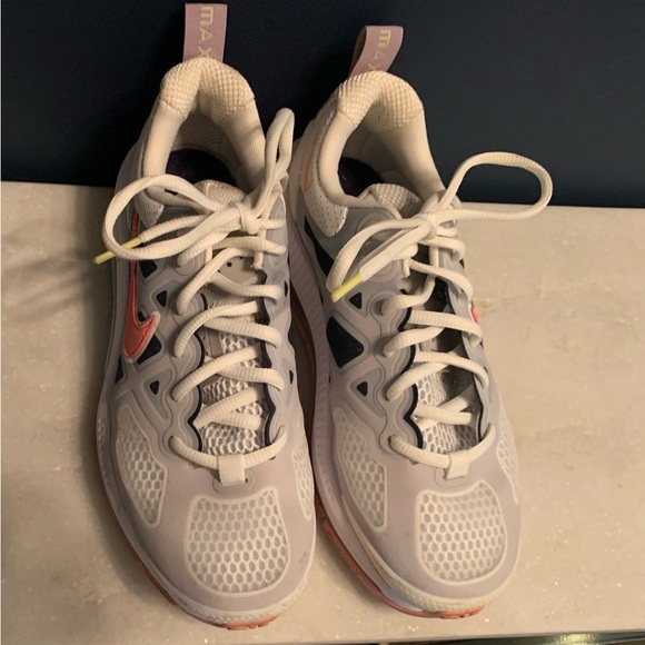 Nike Air Max Shoes - Picture 6 of 8